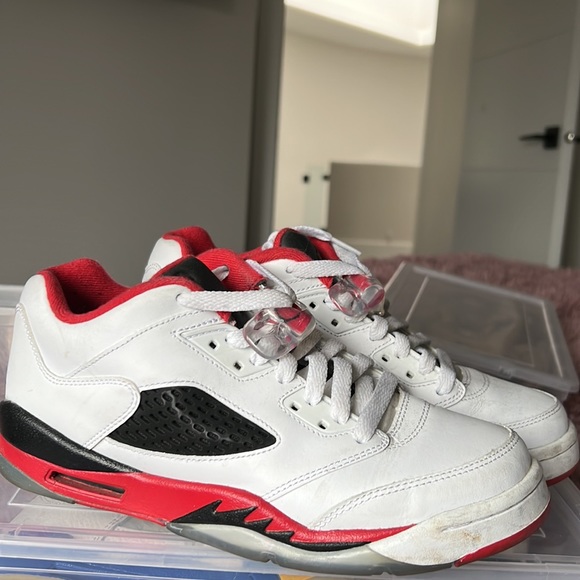 Air Jordan white red and black - Picture 2 of 3